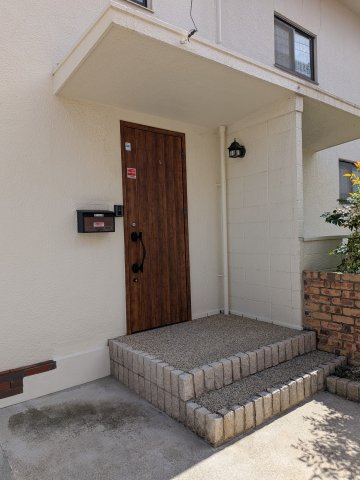 売テラスハウスの玄関