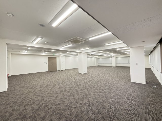 空研ビルの内装
