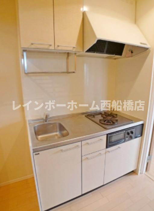 市川市平田２丁目のアパートのキッチン