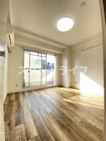 大阪市東淀川区東中島１丁目の賃貸マンションの居間・リビング