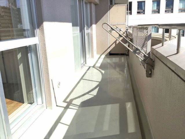 大阪市阿倍野区阿倍野筋３丁目の賃貸マンションのバルコニー