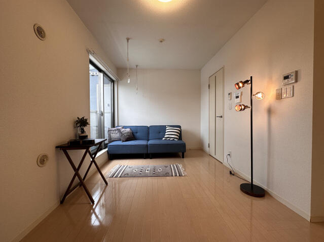 室内写真は同タイプの別部屋です