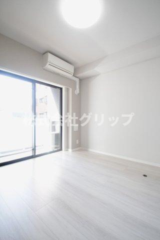 Le'a横濱コアフォートの洋室