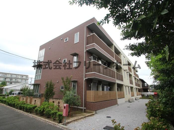 シャン・ド・フルールの外観
