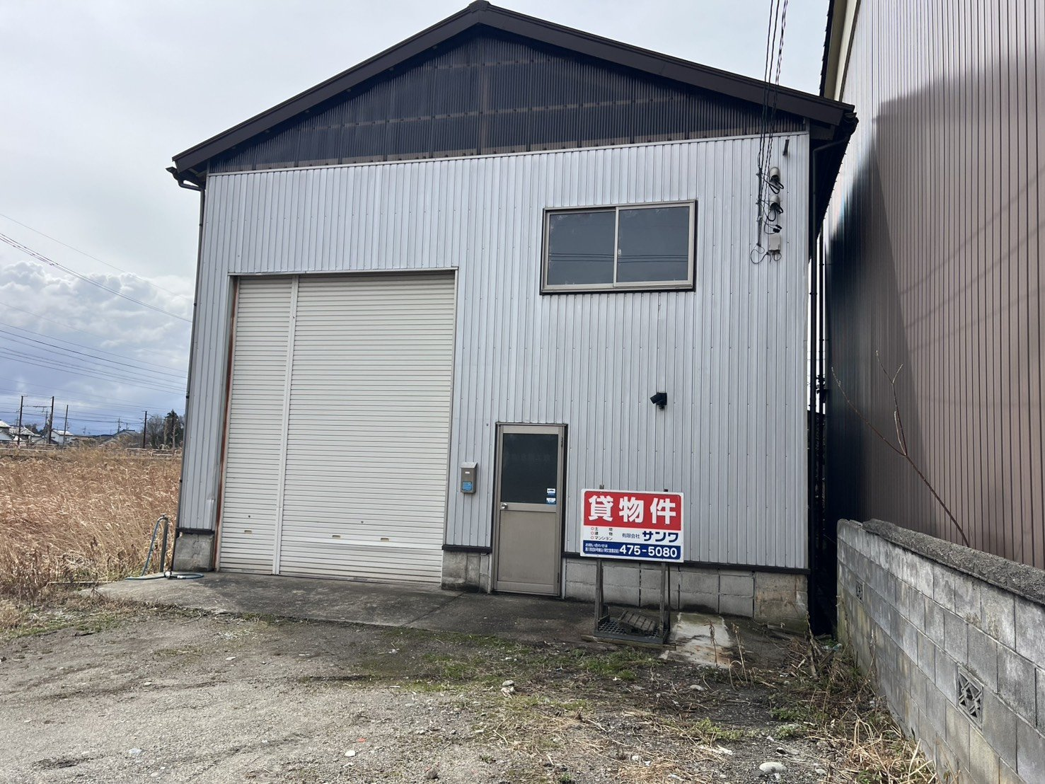 河端町　貸倉庫の外観