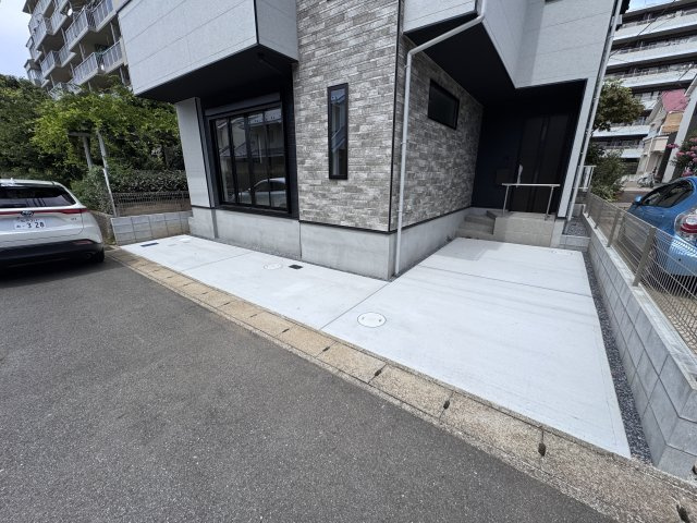 松戸市六高台２丁目新築戸建【六実第三小学校：6分】の駐車場|駐車スペース・2台駐車可