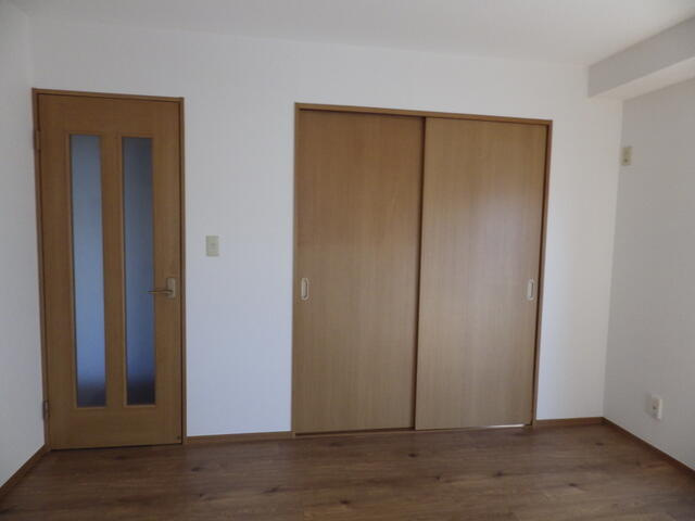 キッチン横洋室６帖