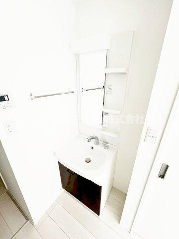ソルナクレイシア大泉学園の独立洗面台