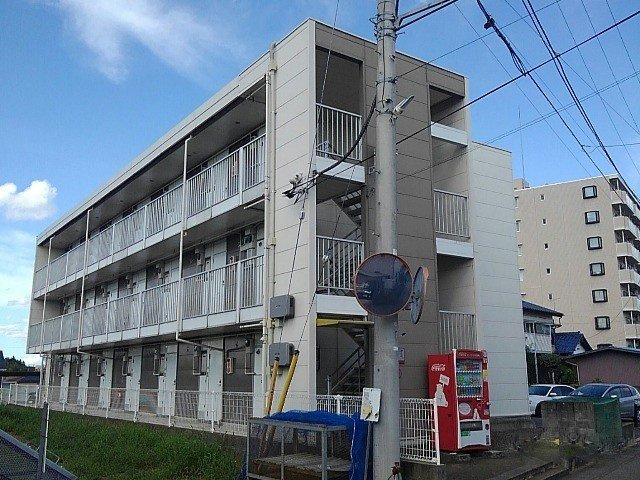 レオパレス駒場の外観