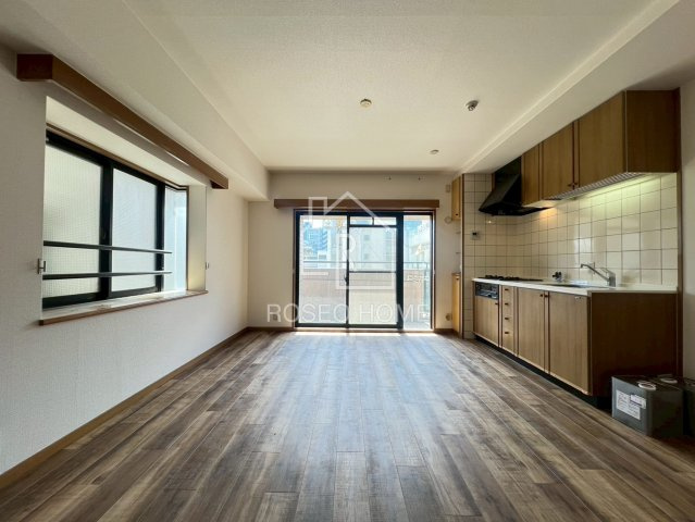 ライフ北梅田の居間・リビング|同マンション別部屋：参考写真