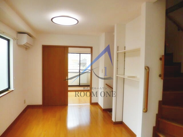 大崎一戸建の居間・リビング|洋室のお部屋です。