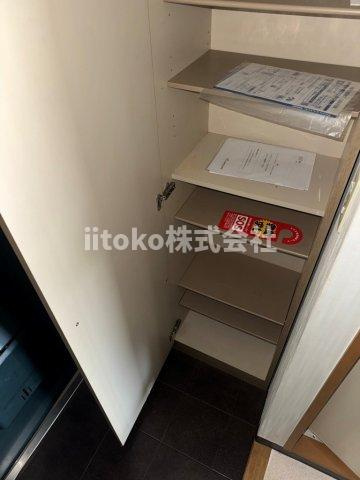  の内装