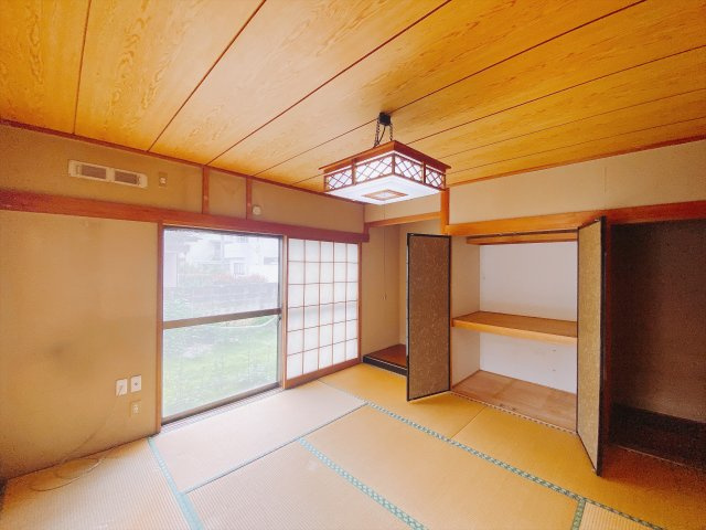 【中古戸建】前橋市荒牧町1丁目の和室|■1階和室｜和室でしか味わえない畳ならではの香りや素材で和のやすらぎを感じてください♪休日はお子様とお昼寝するのにも最適です！