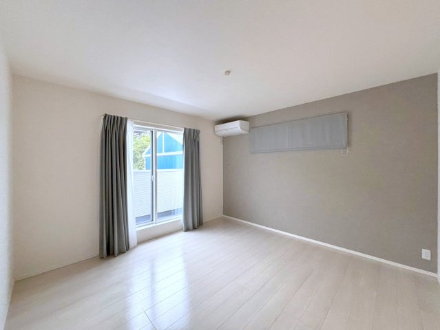 根戸戸建の洋室|きれいな洋室です