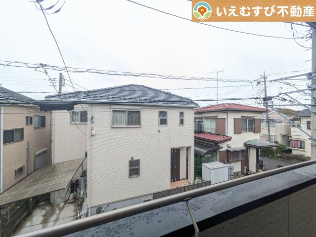 鴻巣市生出塚1丁目　中古戸建の展望|高い建物が無く開放感のある展望
バルコニーからの展望も開けていて閑静な住宅地が望めます。日当りも良いですね♪