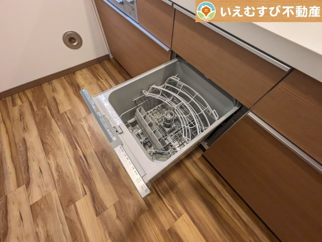 鴻巣市生出塚1丁目　中古戸建の玄関