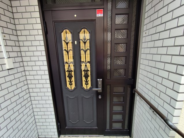 東新小岩５丁目事務所付住宅の玄関