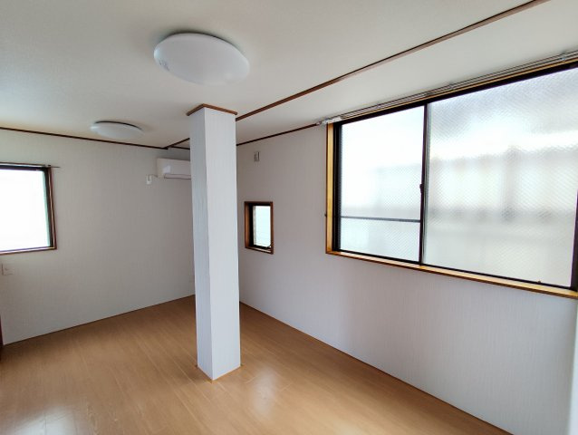 東新小岩５丁目事務所付住宅の洋室