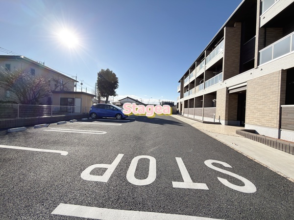 セイビーコートの駐車場