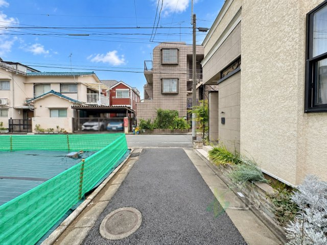 目黒区緑が丘2丁目の前面道路含む現地写真