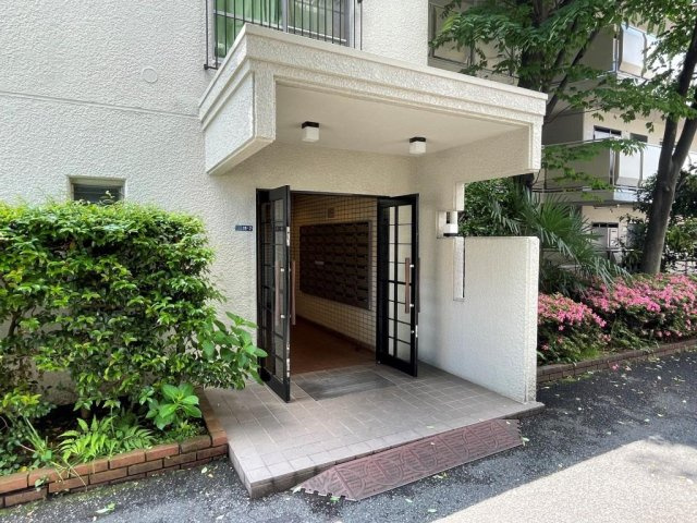 百花園パークファミリアのエントランス