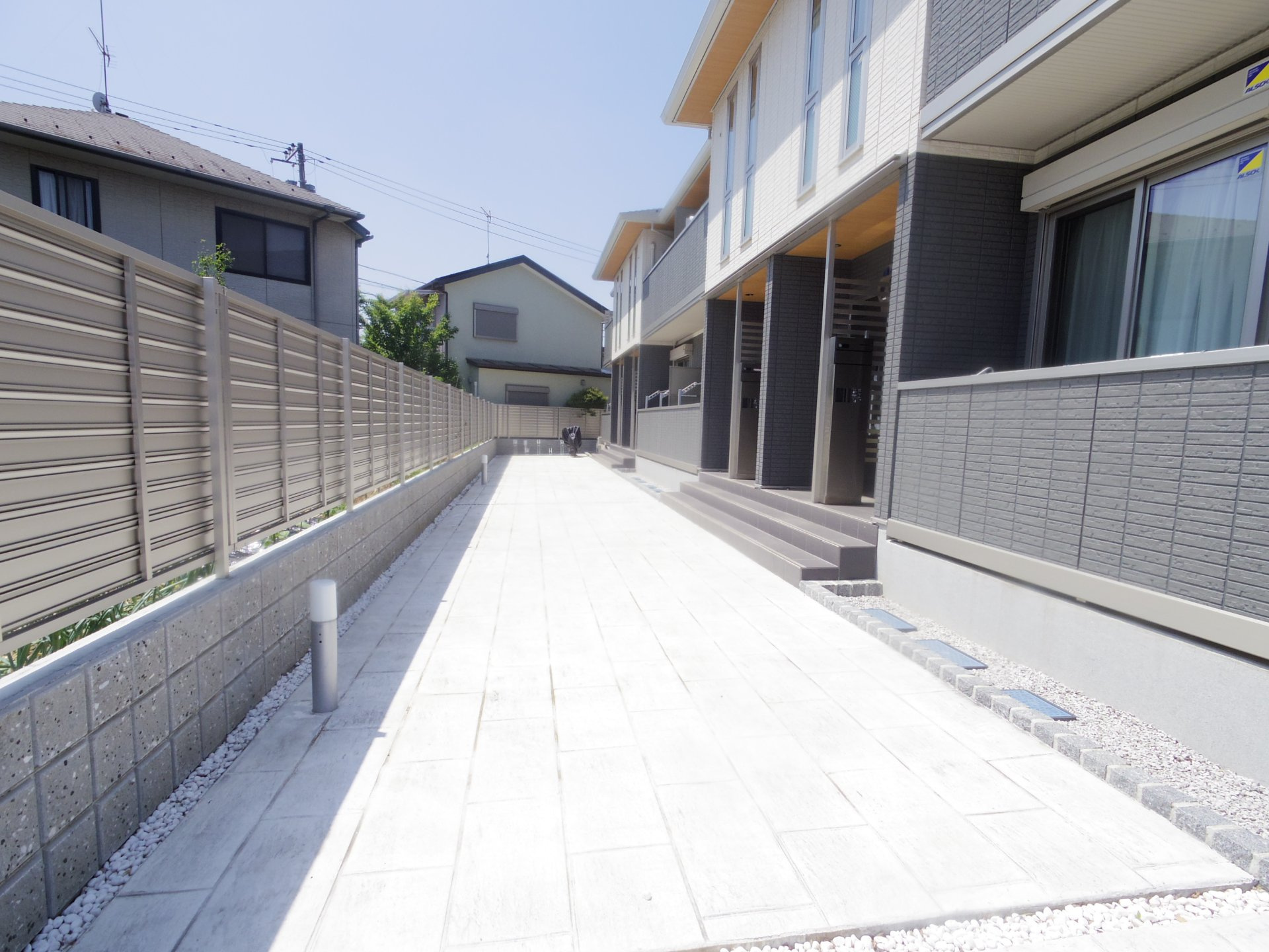 グランツ久米川のエントランス