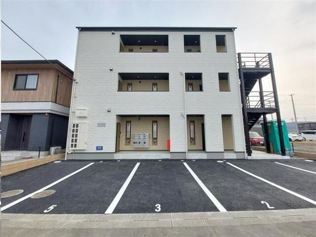 キャピタル富沢西の外観