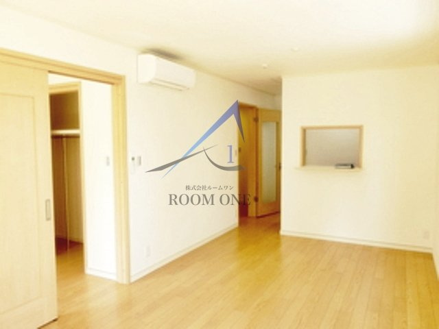 リバーサイドＭＩＮＥの居間・リビング|洋室のお部屋です。