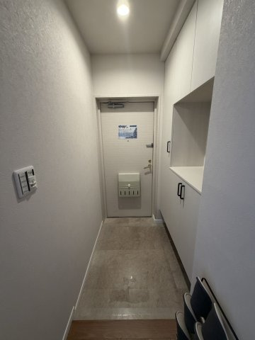 ビーバードルチェ藤井寺Ⅱの玄関|住まいの第一印象を決める、明るくすっきりとした玄関。