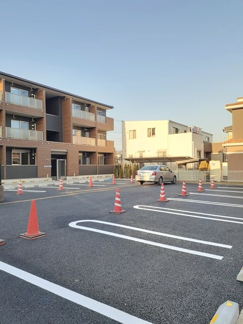 グラン フェリシアの駐車場