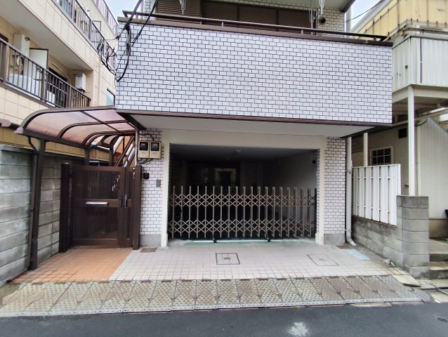東新小岩5丁目事務所付住宅のエントランス