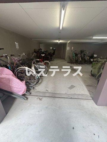 エステムプラザ神戸水木通グランクロスの駐車場