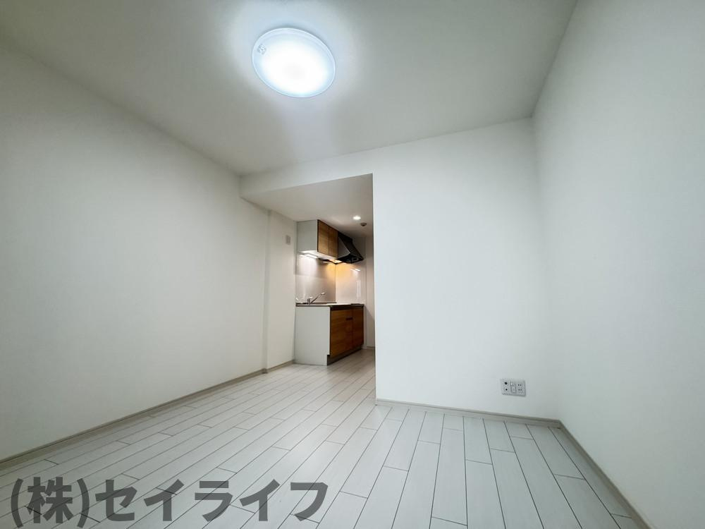 D porta cerezoの居間・リビング
