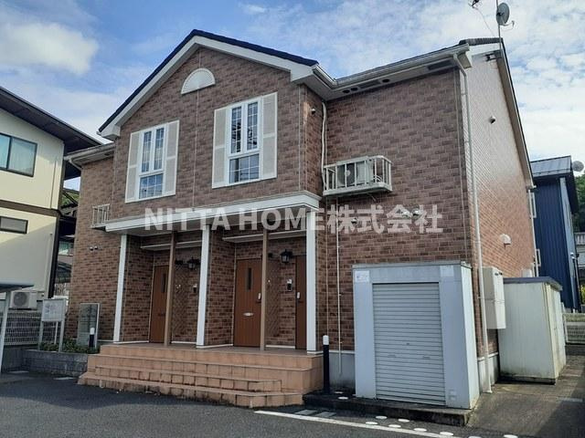 イーズパインヒルズの外観|１フロア２住戸◇独立している洋室付きでファミリー様にもオススメ♪

