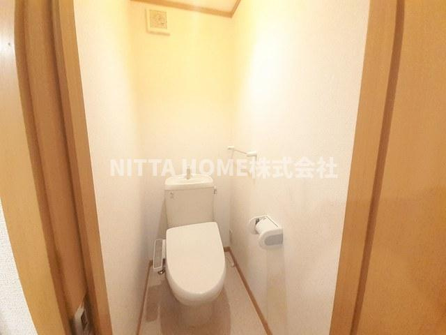 イーズパインヒルズのトイレ|嬉しい温水洗浄付きトイレを設置済み◎