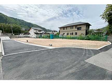 広島市安佐北区可部東4丁目　土地の前面道路含む現地写真