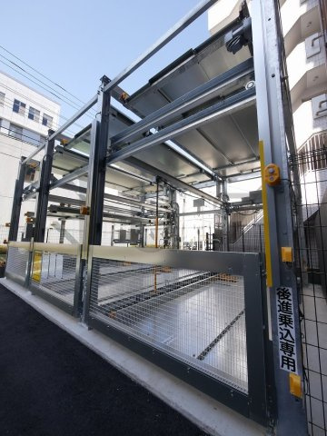 ステラコート川崎の駐車場