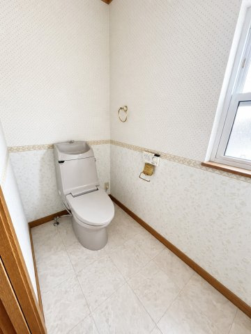 津福本町貸家のトイレ