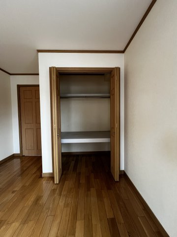 津福本町貸家の居間・リビング