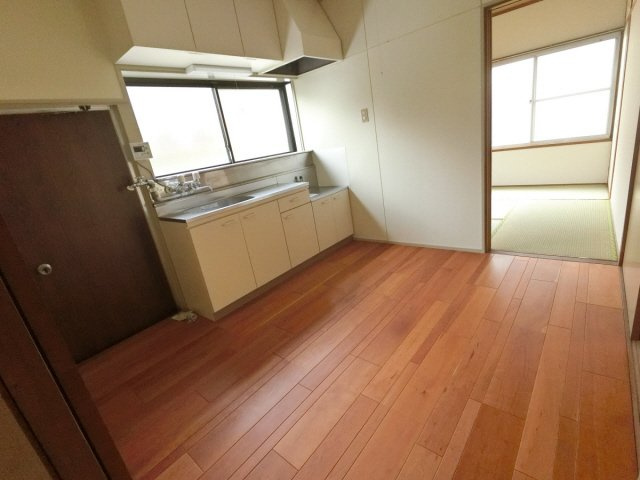 野中町貸家の居間・リビング