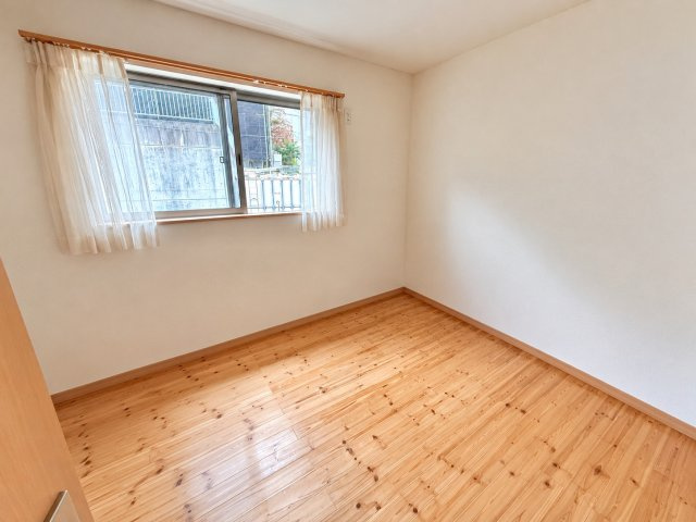 篠原北町4丁目中古戸建の洋室|コンパクトで使いやすい洋室です