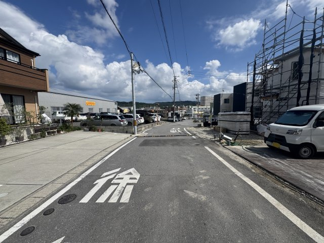 与那原町上与那原（全5棟）の前面道路含む現地写真|※北東側公道5m♪　南東側4.4m道路♪