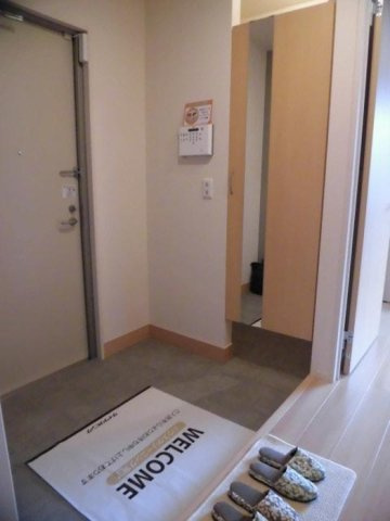 レジデンス富の原の玄関