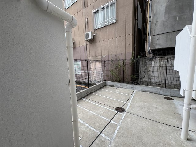 R SQUARE 東天満の駐車場