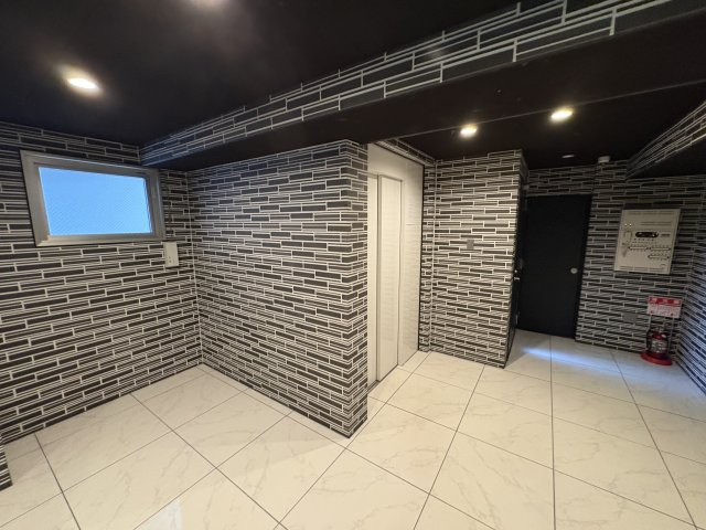 R SQUARE 東天満のエントランス