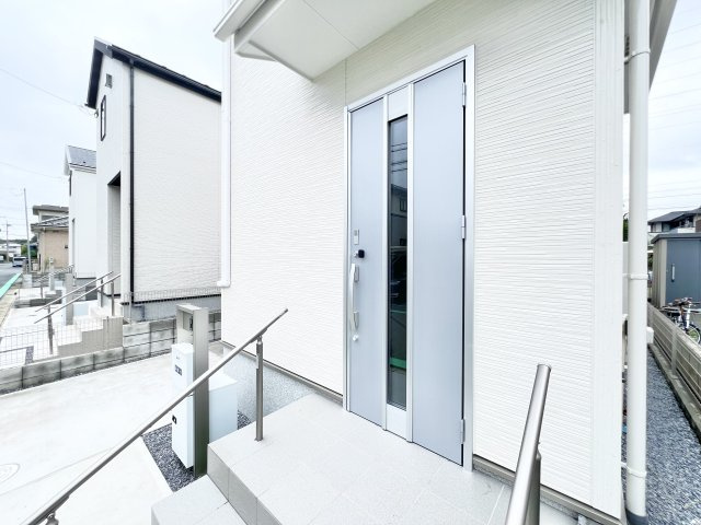 Ｓｕｍａｉ－ｔｏ千葉市若葉区若松台０１の玄関
