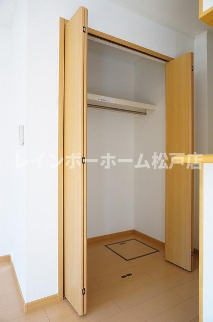 フィオーレの収納|こまごまとしたものを収納できそうですね