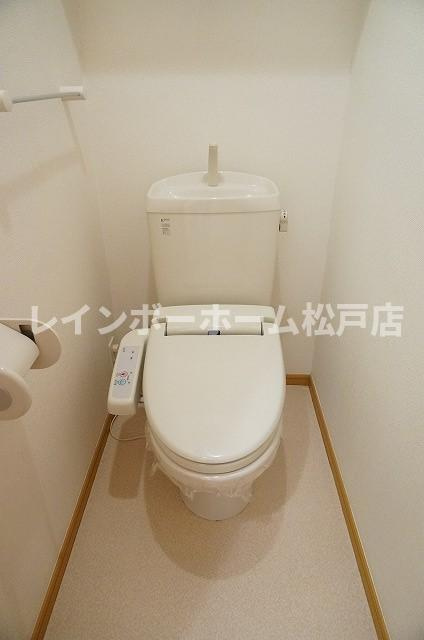 フィオーレのトイレ|落ち着いた色調のトイレです