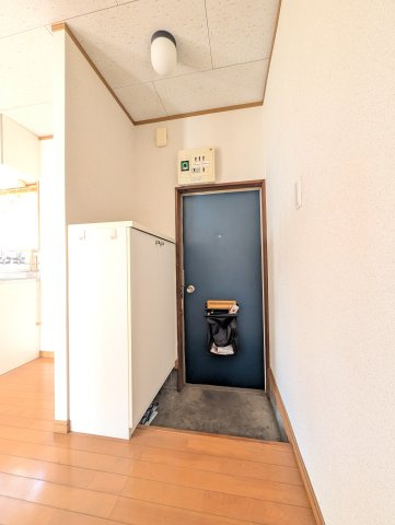 日高市上鹿山 ハイツ林Bの玄関