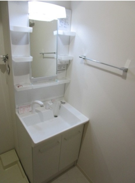 アンクレットの独立洗面台
